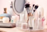 Make-up Aufbewahrung ordnung schaffen Kosmetik sortieren Boxen Behälter Acryl
