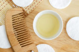Rizinusöl für die Haare: Das beste Öl, Anwendung, Vorteile